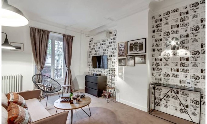 Saint-Germain-des-Pres Apartment | 38 m² Apartment ∙ 1 bedroom ∙ 2 guests