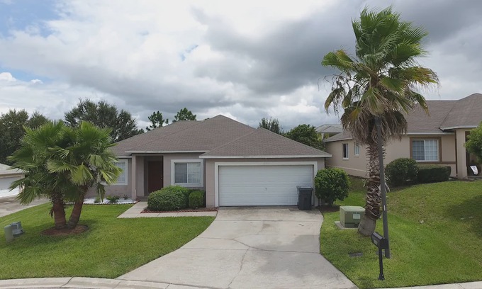 Hillcrest Estates House | 4 bedroom / 2 bathroom Villa 10 Minutes To Disney With Private Pool