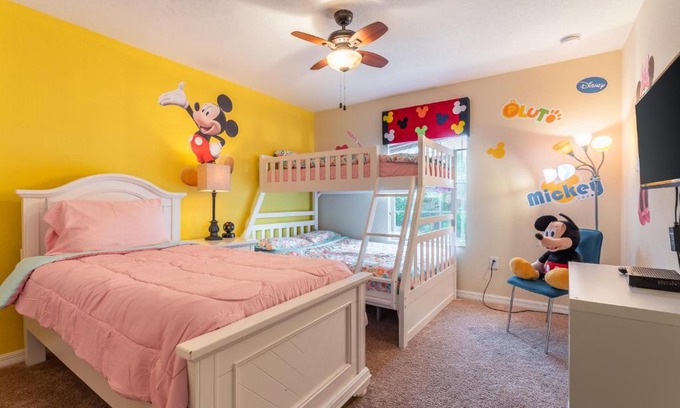 West Kissimmee House | 4 Bedroom Vacation Townhouse w/pool close to Disney