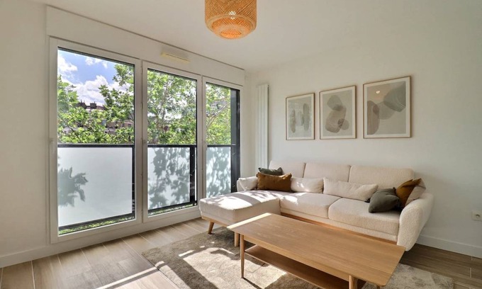 Republique–Point-du-Jour Apartment | 40 m² Apartment ∙ 1 bedroom ∙ 2 guests