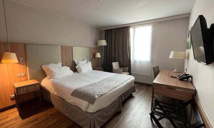 Roissy-en-France Apartment | 40 m² Serviced apartment ∙ 127 guests