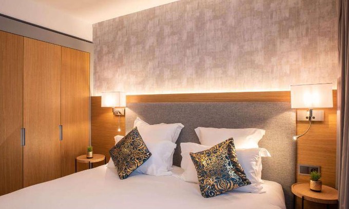 Thiais Hotel | 41 m² Hotel ∙ 2 bedrooms ∙ 10 guests