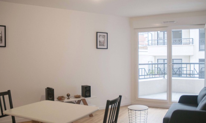 Saint-Ouen Apartment | 47 m² brand new with balcony near Paris