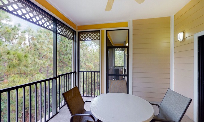 West Kissimmee Condo | 4th floor condo w/ balcony, gym, sauna, shared pools, hot tub, near theme parks