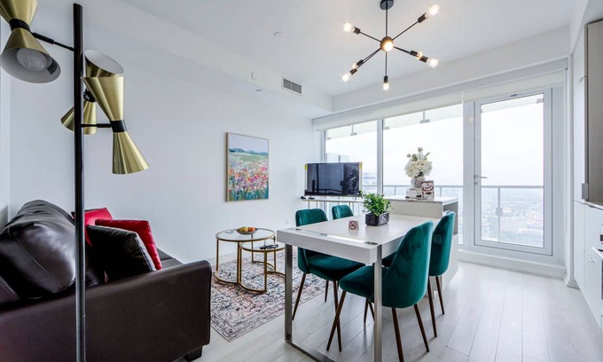 Bay Street Corridor Apartment | 51 m² Apartment ∙ 2 bedrooms ∙ 4 guests