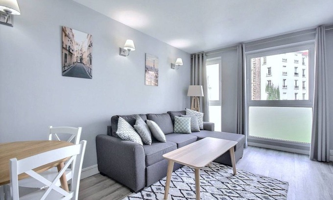 Issy-les-Moulineaux Apartment | 52 m² Apartment ∙ 1 bedroom ∙ 2 guests