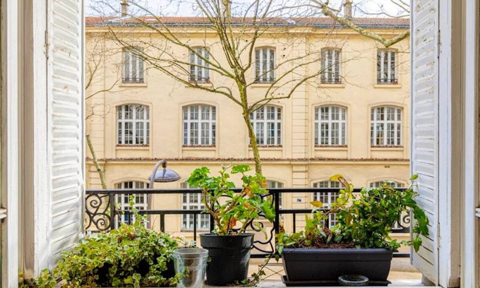 Combat Apartment | 53 m² Apartment ∙ 2 bedrooms ∙ 2 guests