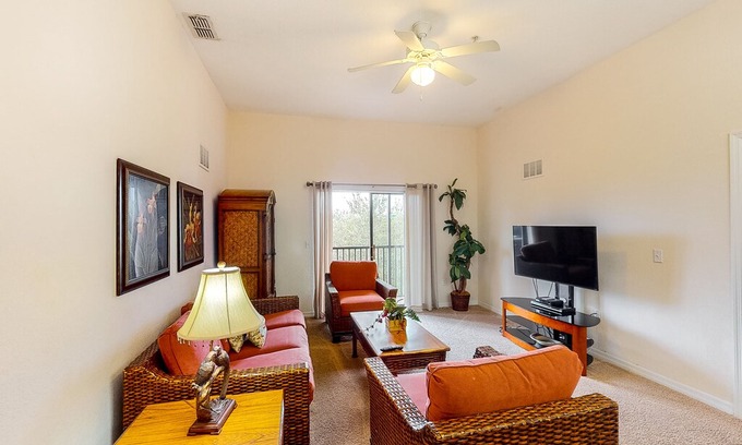 West Kissimmee Condo | 5th floor condo w/ sauna, shared pools, hot tub, gym, balcony, near theme parks