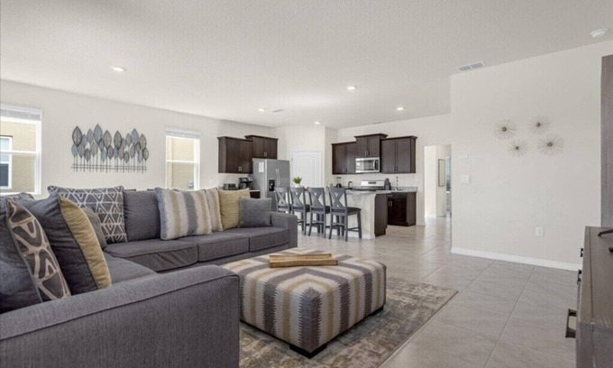 Sunridge Woods House | 6 Bedroom/5.5 Bathroom/Solterra (7664 OL)