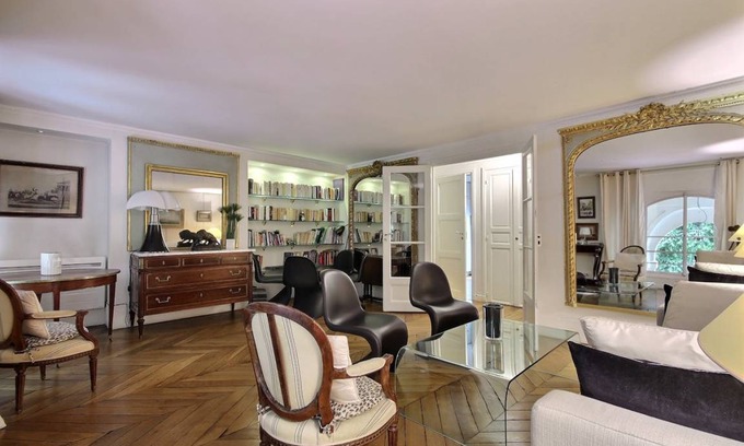 Palais-Royal Apartment | 60 m² Apartment ∙ 1 bedroom ∙ 2 guests