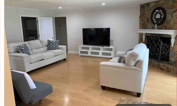 Terrace Park House | #7 USF-Muffitt -Bush Gardens home with pool.