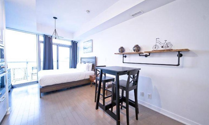 Toronto Entertainment District Apartment | 70 m² Apartment ∙ 2 bedrooms ∙ 6 guests