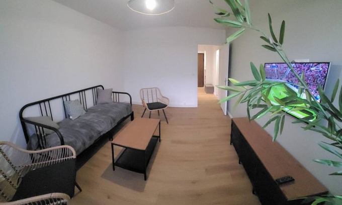 Epinay-sur-Seine Apartment | 76 m² Apartment ∙ 3 bedrooms ∙ 8 guests