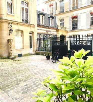 Champs-Elysees Apartment | 78 m² Apartment ∙ 2 bedrooms ∙ 4 guests