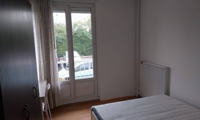 Rosny-sous-Bois Resort | 78 m² Private room ∙ 1 bedroom ∙ 1 guest