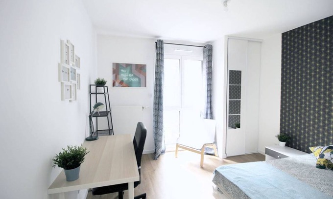 Clichy Resort | 90 m² Private room ∙ 1 bedroom ∙ 5 guests