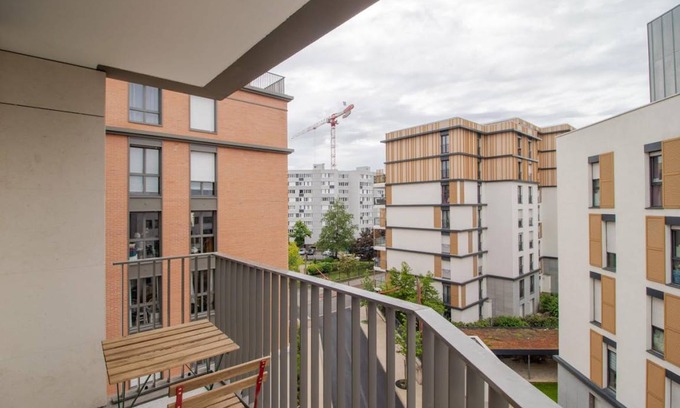 Clichy Resort | 91 m² Private room ∙ 1 bedroom ∙ 4 guests