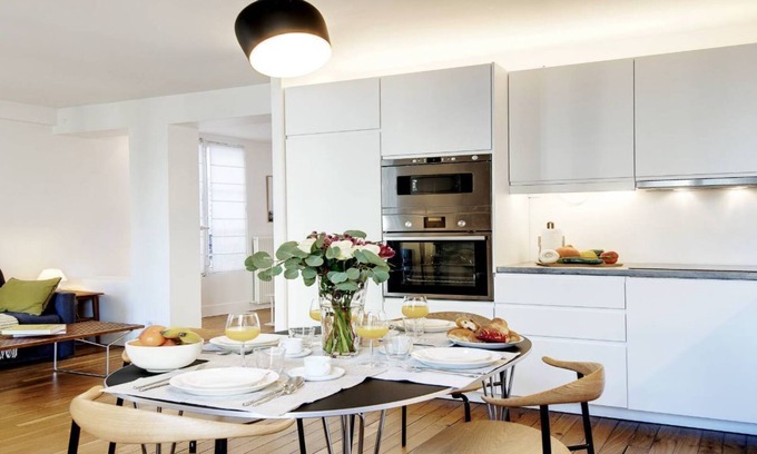 Enfants-Rouges Apartment | A PARISIAN CHARACTER LOCATED BETWEEN THE MARAIS AND THE RUE OBERKAMPFM-1 BEDROOM
