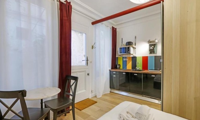 Notre-Dame-des-Champs Apartment | A Sweet Studio in Montparnasse - Boulevard du Montparnasse