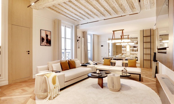 4th Arrondissement Apartment | A Wonderful 2-BR/2BA with Services in Le Marais