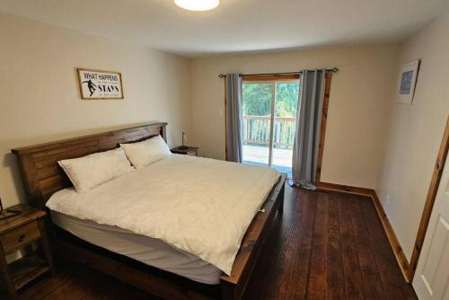 The Blue Mountains Ski Chalet | All-Season 8BR Vacation Chalet