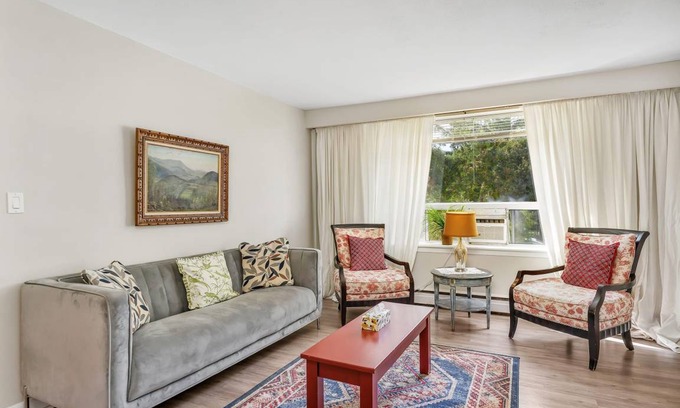 Burlington Apartment | Apartment ∙ 2 bedrooms ∙ 4 guests