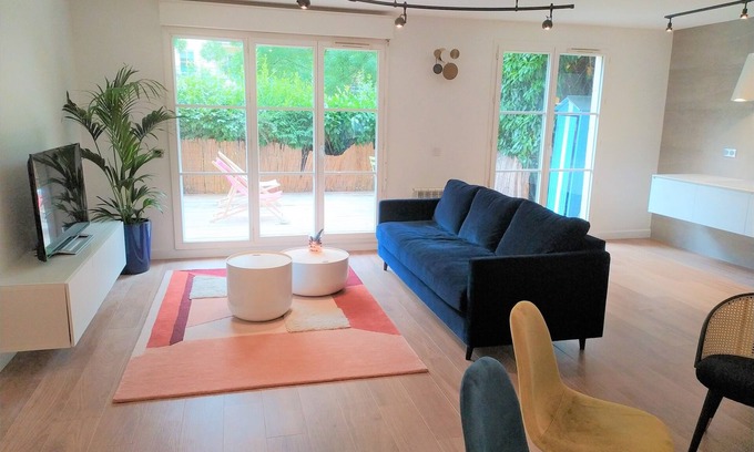 Rueil-Malmaison Apartment | Apartment near Paris, double terrace