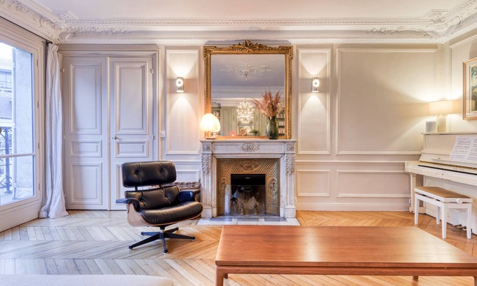 17th Arrondissement Apartment | Appartement Parc Monceau Champs Elysées, Parfait Pour une Famille