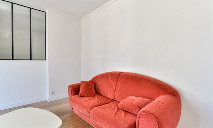 Republique–Point-du-Jour Apartment | Apt design near Paris