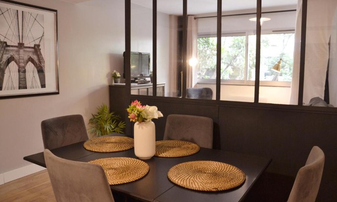 Quartier des Grandes-Carrieres Apartment | Architect's Flat - 44m2 - MontMartre