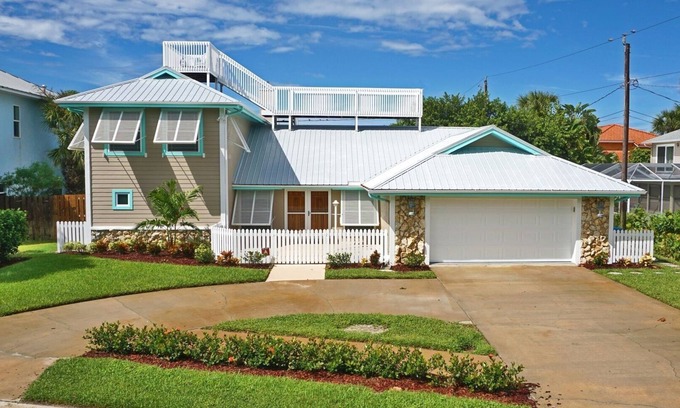 Harbor Heights House | Beautiful Key West Luxury Beach House!