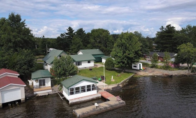 West Nipissing House | Beautiful lake house! (pet friendly)