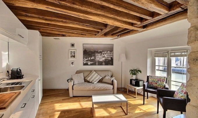 Archives Apartment | Beautiful renovated apartment near Place Des Vosges