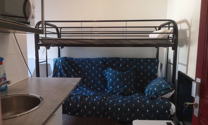 Quartier de la Goutte-d'Or Apartment | Beautiful Studio near Sacré Coeur