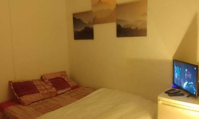 Garges-les-Gonesse Bed & Breakfast | Bed and breakfast ∙ 2 guests