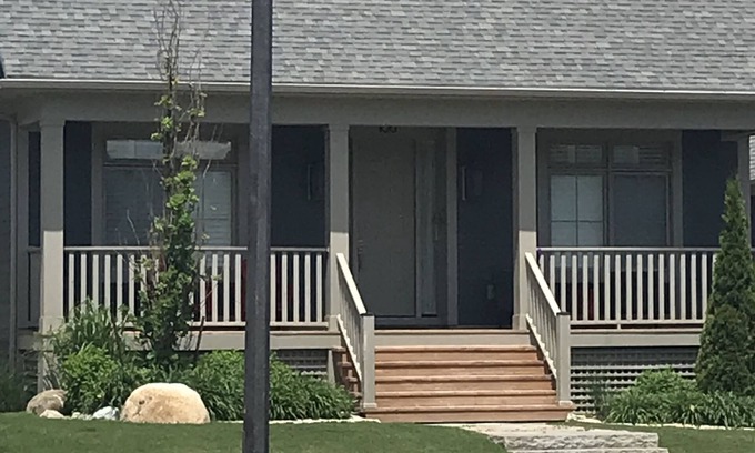 The Blue Mountains House | Blue mountain view, 4 bedroom home, steps to the village.