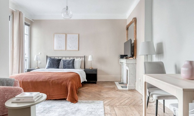 L'Europe Apartment | Blueground | Saint Georges, nr train station