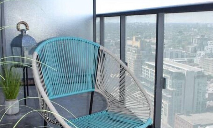 Downtown Toronto Condo | Bright and Central Stunning Modern Downtown Studio