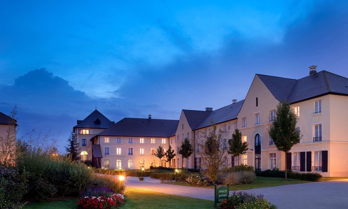 Magny-le-Hongre Hotel | Campanile Val de France