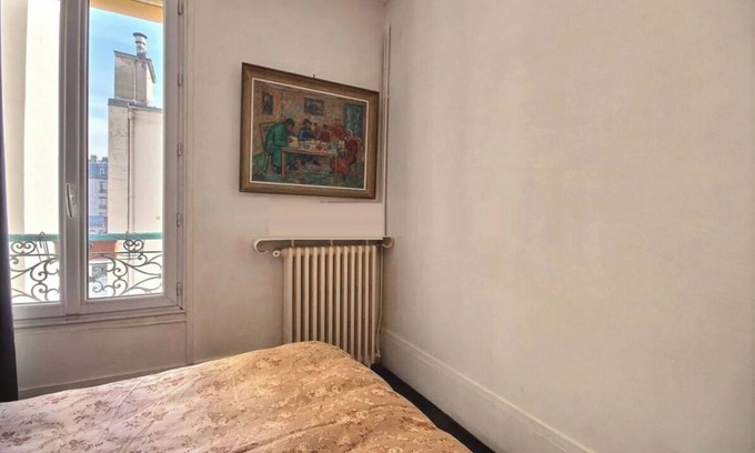 Hopital Saint-Louis Apartment | Canal Saint Martin one bedroom apartment