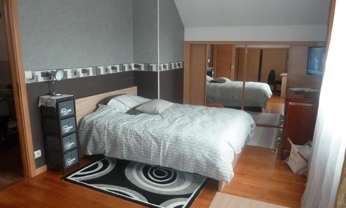 Aulnay-sous-Bois House | Chambre Coquette