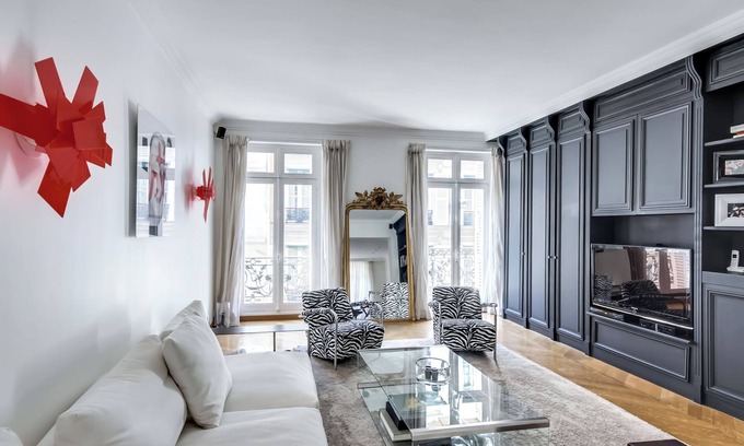 8th Arrondissement Apartment | Champs Elysees - Boetie 3b2b
