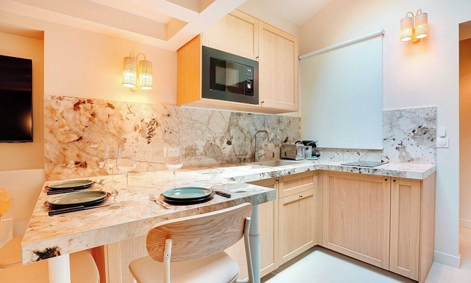 Saint-Vincent-de-Paul Apartment | Chic and Cosy Apartment-Canal Saint Martin