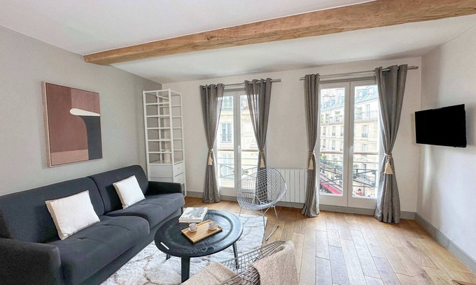 Sorbonne Apartment | Chic Apartment in Notre-Dame de Paris