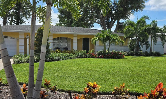 Alta Vista House | Close to Pickleball, Legacy Bike Trail, 15 min to Siesta Key beach