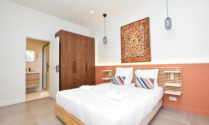Saint-Vincent-de-Paul Apartment | CMG - Gare de l'Est - Marché Saint Pierre