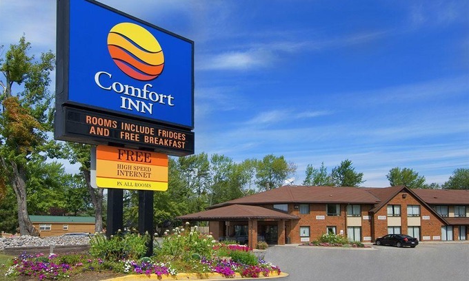 North Bay Hotel | Comfort Inn Airport