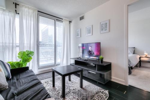 CityPlace House | Comfortable 1BR Condo in Heart of Toronto