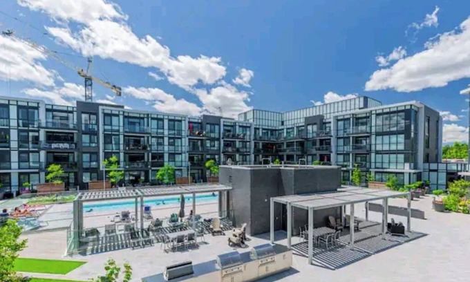 Innisfil Condo | Cozy south view suite overlooking the nature preserve trail