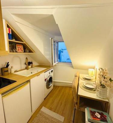 Chaussee-d'Antin Apartment | Cozy Studio - Paris Galeries Lafayette